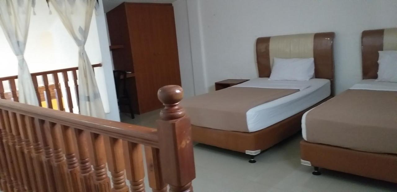 Intan Hotel Purwakarta Buitenkant foto
