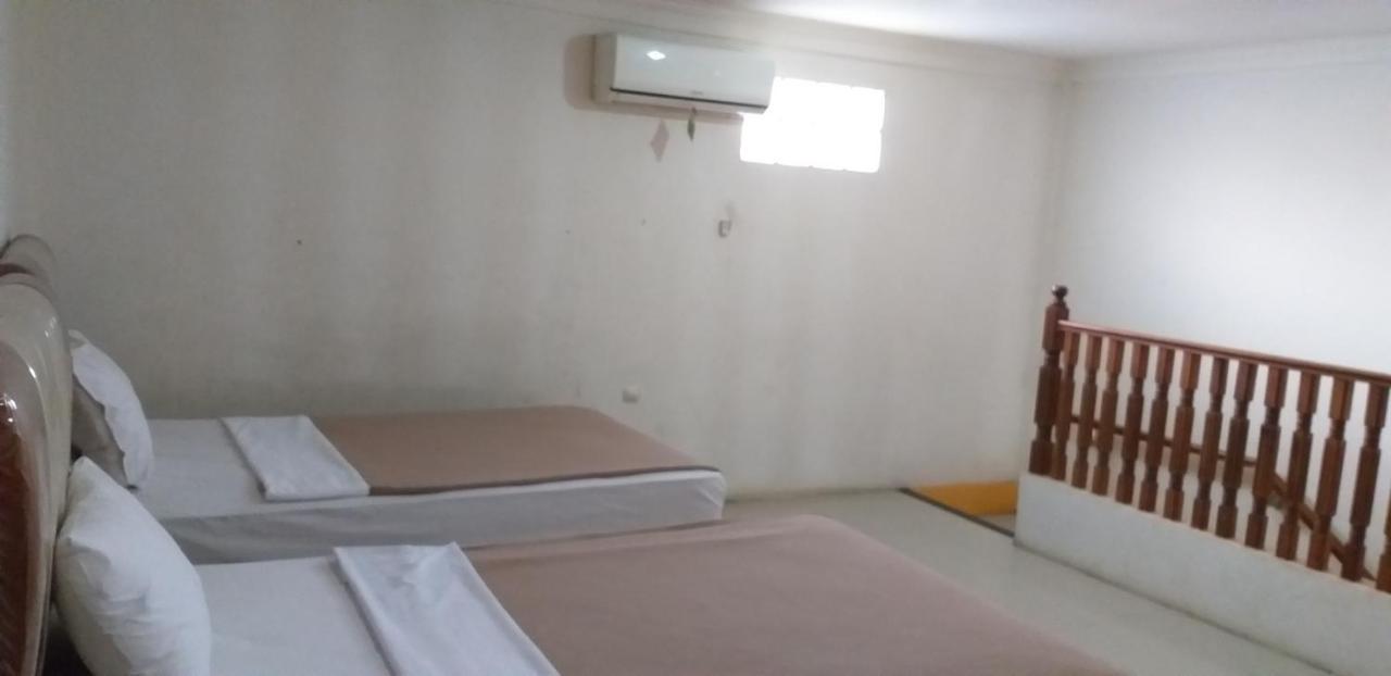Intan Hotel Purwakarta Buitenkant foto