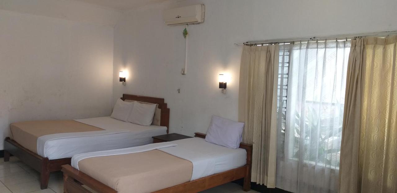 Intan Hotel Purwakarta Buitenkant foto