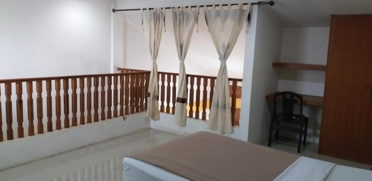 Intan Hotel Purwakarta Buitenkant foto