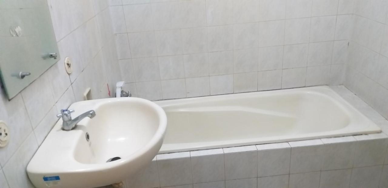 Intan Hotel Purwakarta Buitenkant foto