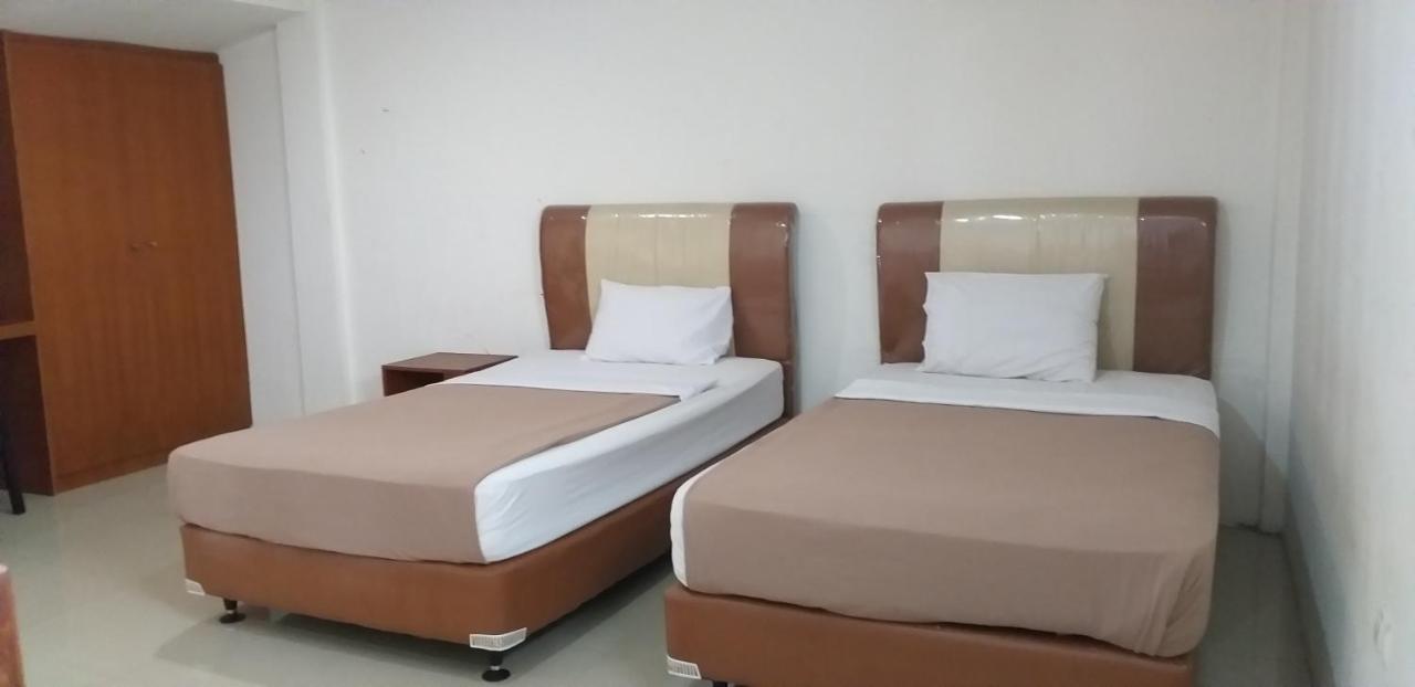 Intan Hotel Purwakarta Buitenkant foto