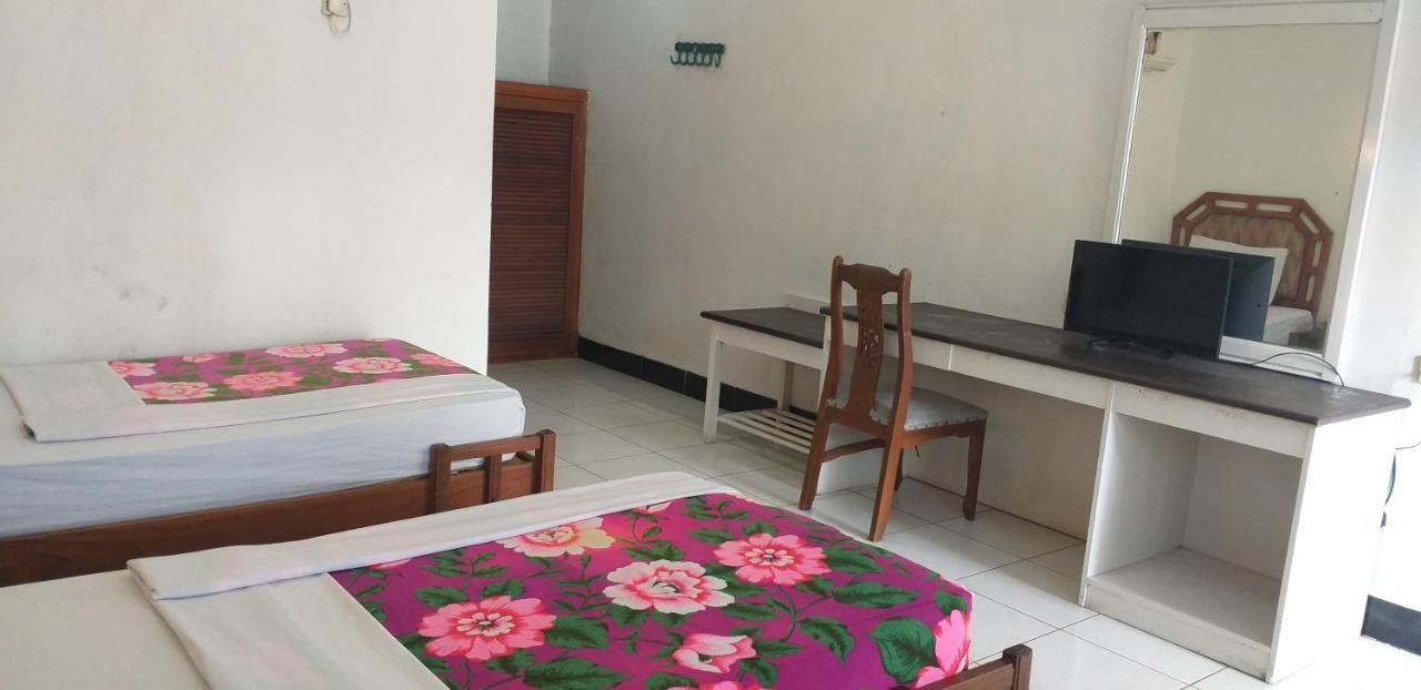 Intan Hotel Purwakarta Buitenkant foto