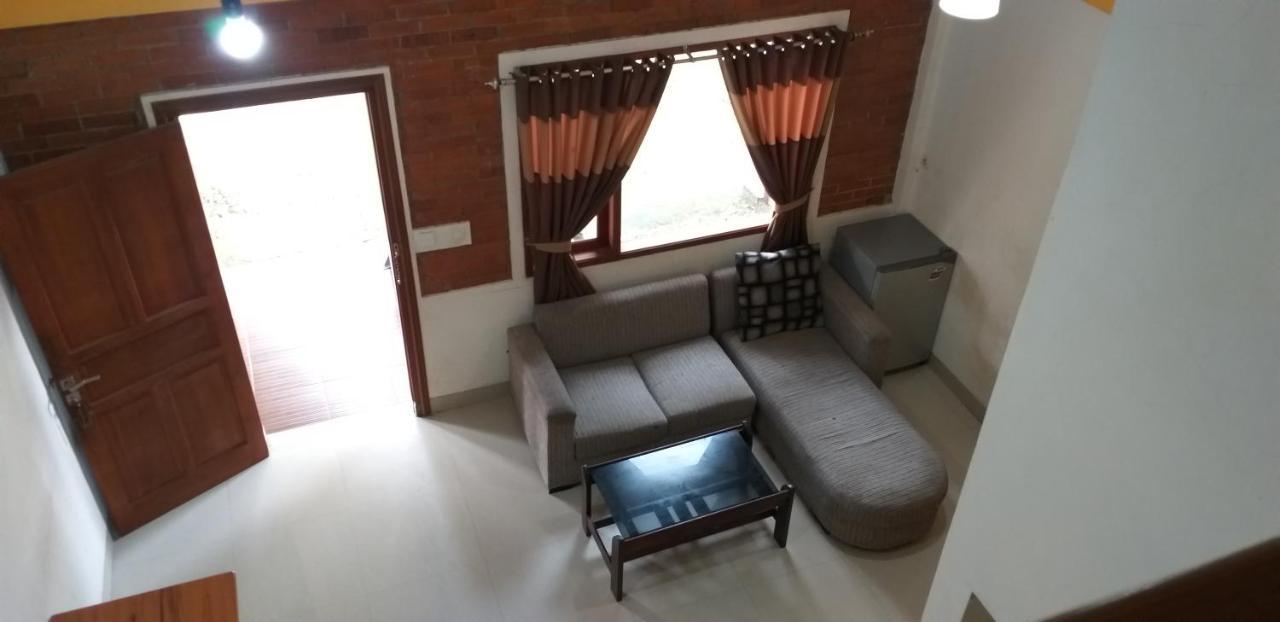 Intan Hotel Purwakarta Buitenkant foto