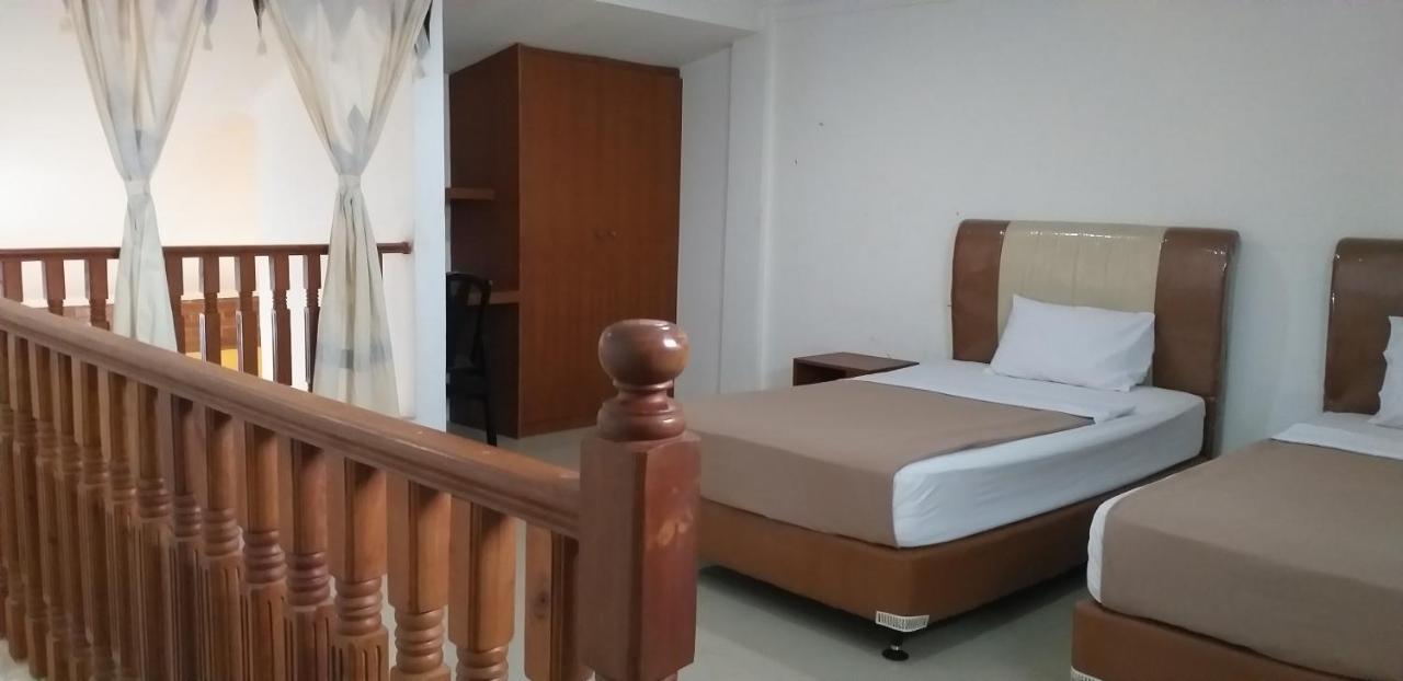 Intan Hotel Purwakarta Buitenkant foto